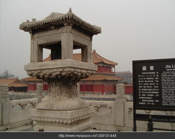 乾隆年间 中国的经济总量_乾隆年间玉观音图片(3)