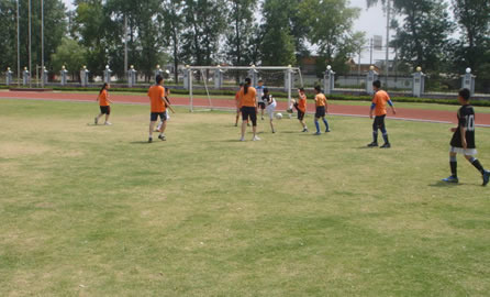 【广州新东方】暑假酷学酷玩炫锋足球营,【广