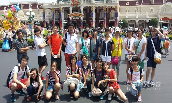 迪士尼团员合影.jpg