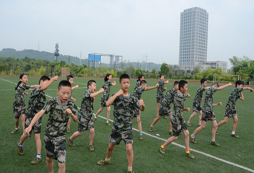 重庆暑期夏令营学习军人优良作风