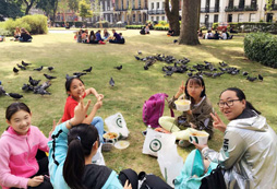 中小学生参加英国游学夏令营的优势