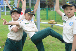 参加恩施青少年夏令营养出孩子正确的人生观