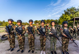 甘肃军事夏令营让孩子发生惊人改变！