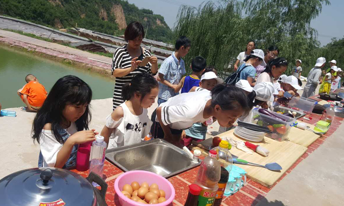 为什么国内户外夏令营备受关注？