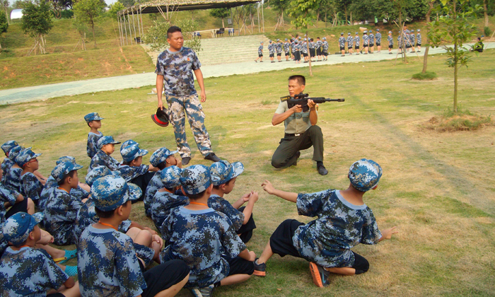 济南军区夏令营培养青少年不服输的性格