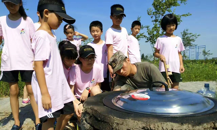 适合小学生参加的科技夏令营.jpg