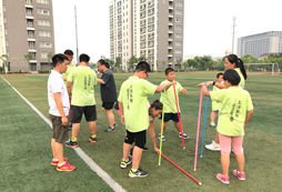 暑假来国家青少年足球训练营基地学习颠球技巧!