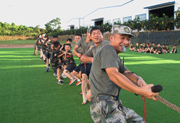 南昌青少年军事夏令营锻炼孩子坚韧不拔