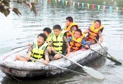 适合青少年的上海军事夏令营费用是多少？