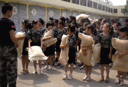 上海10多天军事夏令营带给孩子是什么？