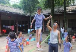 生存夏令营营地周围情况怎么样？会不会有安全隐患？