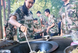 上海西点军事夏令营发掘孩子潜能让孩子有所收获