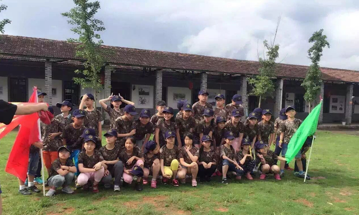 小学生户外夏令营