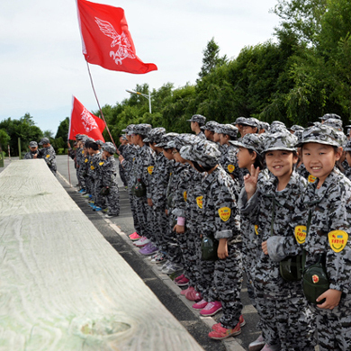 暑期参加新疆军事夏令营可以提高孩子哪些什么？