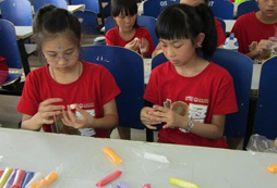 暑期艺术夏令营让孩子们的童年充满缤纷色彩