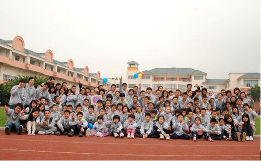广州新东方酷学酷玩夏令营小学营合影 广州新东方酷学酷玩夏令营小学营合影