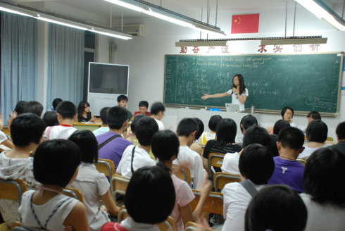 ����������