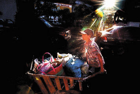 �ع����Ӷ���ͼƬ