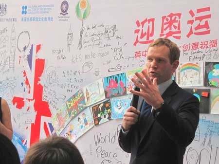 英国大臣来中国为2012代言