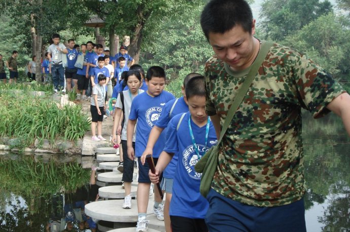 2010�¶������𺳡���ֵ�ü���ĳ�����ƷӪ