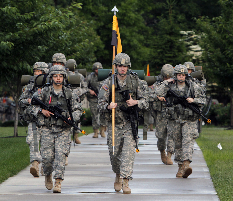 西点军校学生徒步拉练