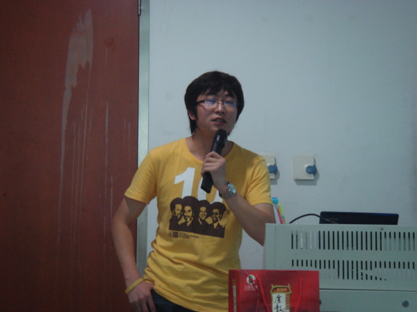 ����ѽڣ���ѧӪ������Ա�پ��ף�