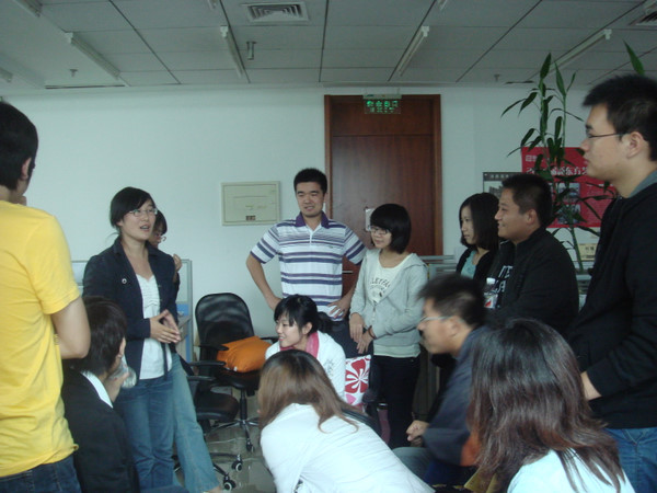 ����ѽڣ���ѧӪ������Ա�پ��ף�