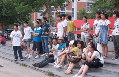 2010072612.gif 中学生夏令营篮球赛精彩纷呈