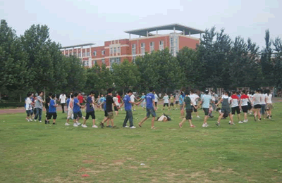 2010071507.gif 营内一个世界,营外一个世界之营地生活纪实三